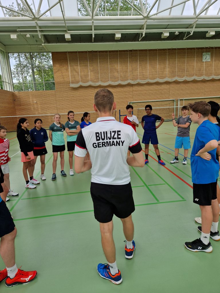 Buijze mit dem TTB U13/U15 in der Sportschule Oberhaching